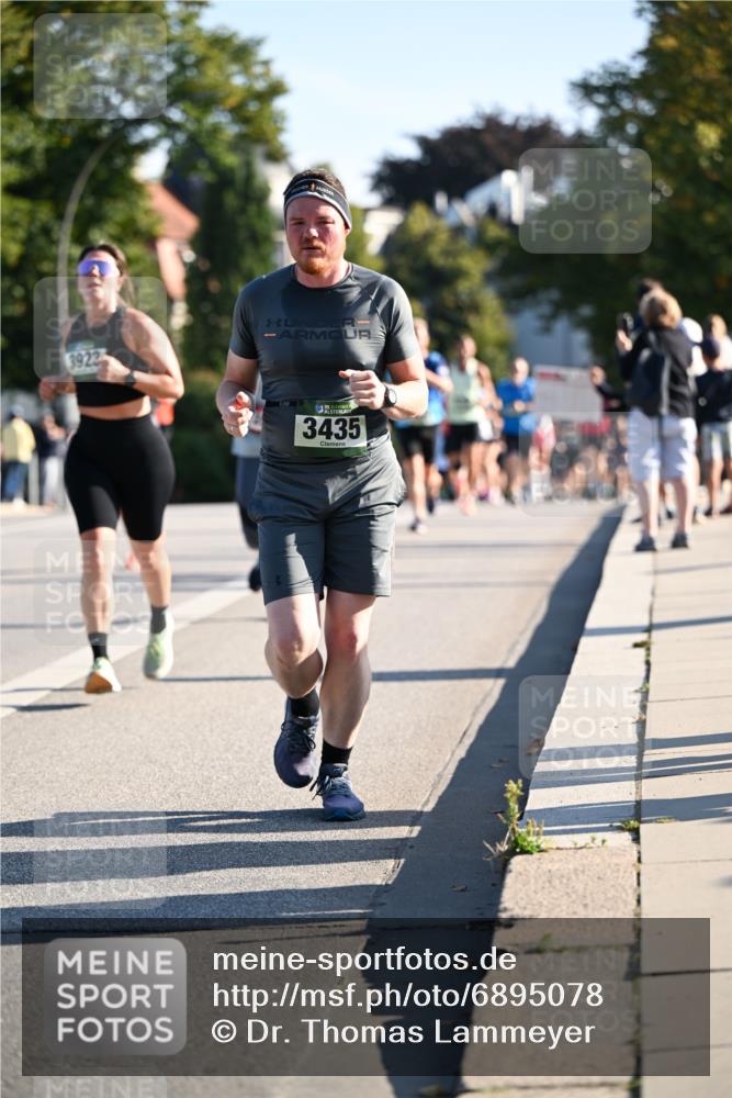 01.09.2024 - BARMER Alsterlauf Dr. Thomas Lammeyer http://msf.ph/oto/6895078 01.09.2024 09:32:07 Laufen 3922, 3435 meine-sportfotos.de