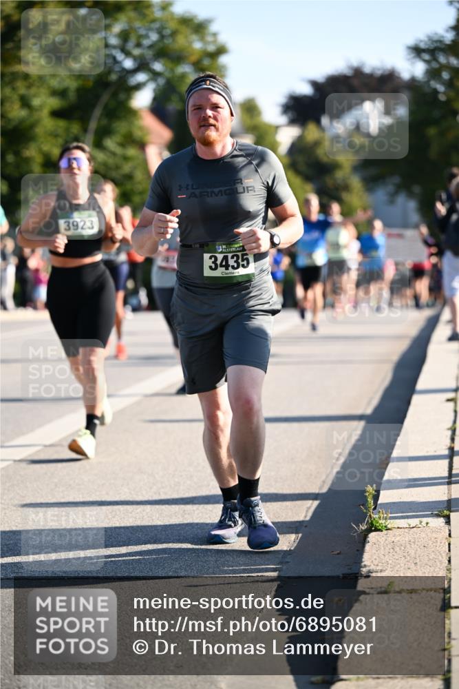 01.09.2024 - BARMER Alsterlauf Dr. Thomas Lammeyer http://msf.ph/oto/6895081 01.09.2024 09:32:07 Laufen 3923, 35, 3435 meine-sportfotos.de