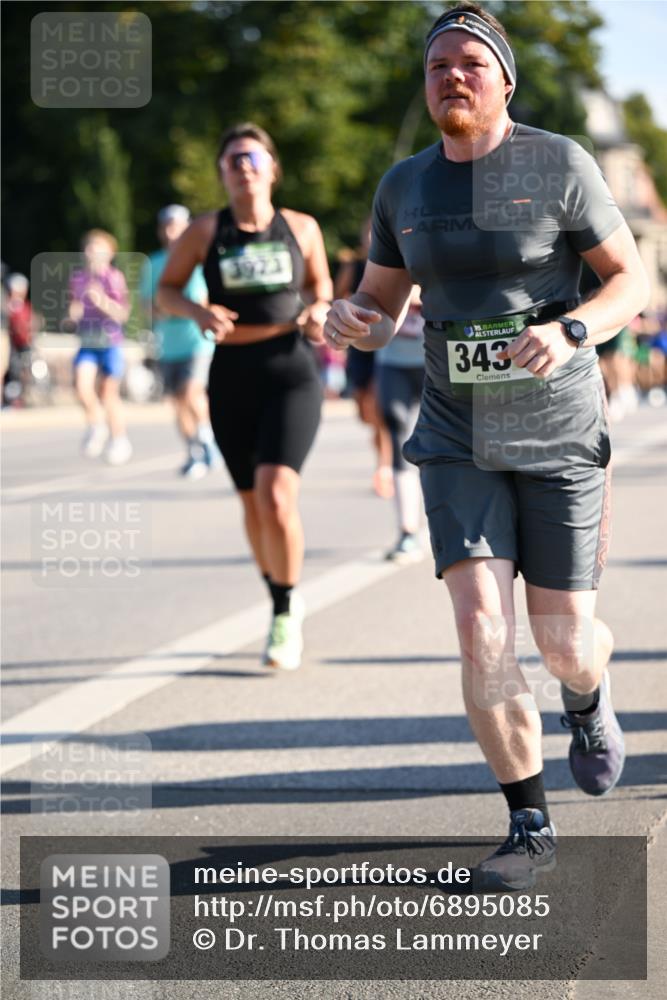 01.09.2024 - BARMER Alsterlauf Dr. Thomas Lammeyer http://msf.ph/oto/6895085 01.09.2024 09:32:08 Laufen 392, 35, 343 meine-sportfotos.de