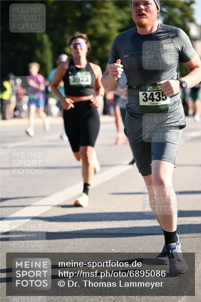 01.09.2024 - BARMER Alsterlauf Dr. Thomas Lammeyer http://msf.ph/oto/6895086 01.09.2024 09:32:08 Laufen 3923, 35, 3435 meine-sportfotos.de