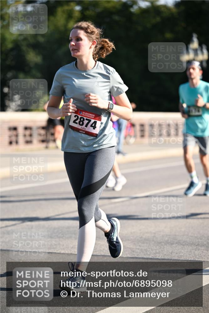 01.09.2024 - BARMER Alsterlauf Dr. Thomas Lammeyer http://msf.ph/oto/6895098 01.09.2024 09:32:10 Laufen 35, 2874, 872, 424 meine-sportfotos.de