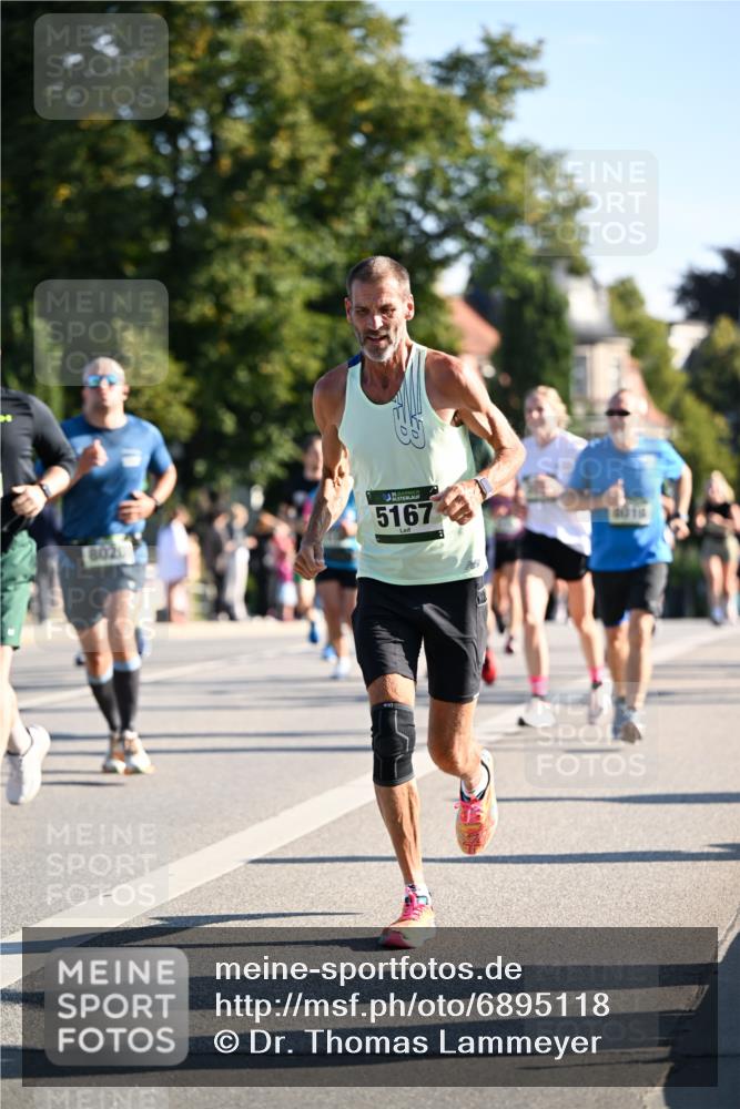 01.09.2024 - BARMER Alsterlauf Dr. Thomas Lammeyer http://msf.ph/oto/6895118 01.09.2024 09:32:14 Laufen 802, 5167 meine-sportfotos.de