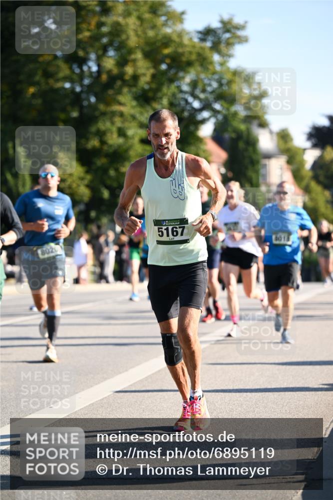 01.09.2024 - BARMER Alsterlauf Dr. Thomas Lammeyer http://msf.ph/oto/6895119 01.09.2024 09:32:14 Laufen 8020, 135, 5167, 4018 meine-sportfotos.de