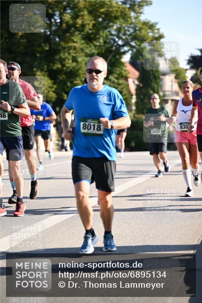 01.09.2024 - BARMER Alsterlauf Dr. Thomas Lammeyer http://msf.ph/oto/6895134 01.09.2024 09:32:17 Laufen 46, 8018, 3433, 830 meine-sportfotos.de
