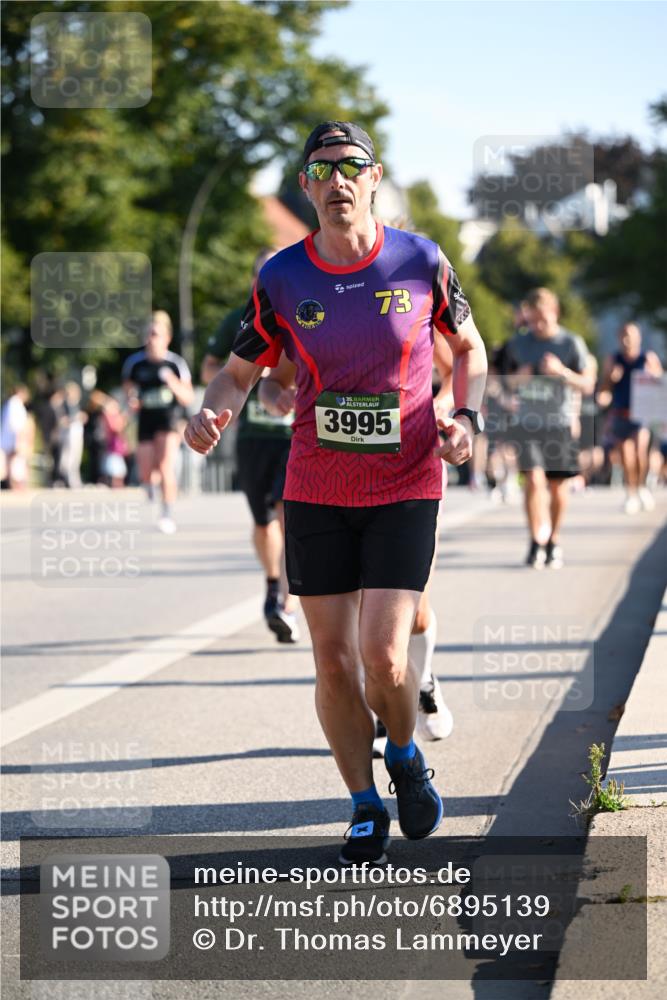 01.09.2024 - BARMER Alsterlauf Dr. Thomas Lammeyer http://msf.ph/oto/6895139 01.09.2024 09:32:18 Laufen 73, 35, 3995 meine-sportfotos.de