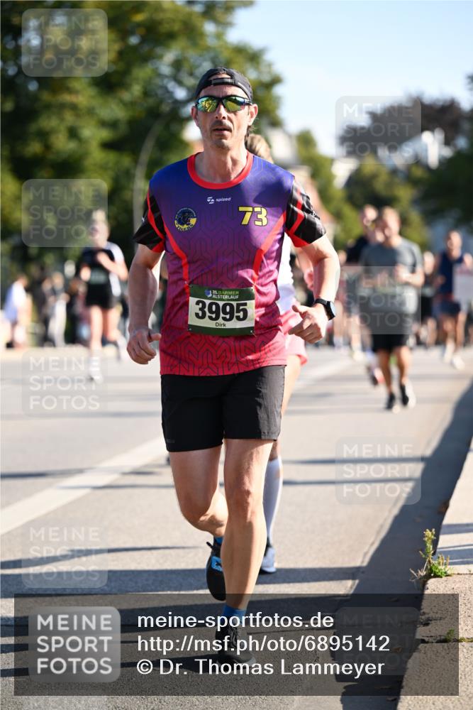 01.09.2024 - BARMER Alsterlauf Dr. Thomas Lammeyer http://msf.ph/oto/6895142 01.09.2024 09:32:19 Laufen 73, 35, 3995 meine-sportfotos.de