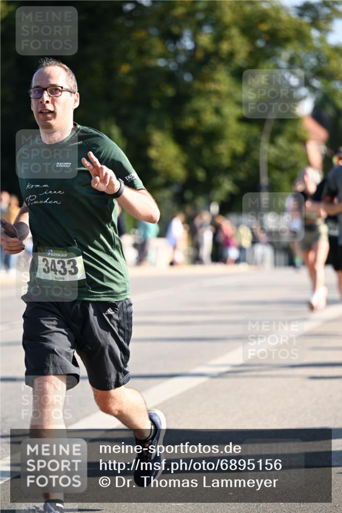 01.09.2024 - BARMER Alsterlauf Dr. Thomas Lammeyer http://msf.ph/oto/6895156 01.09.2024 09:32:21 Laufen 35, 135, 3433 meine-sportfotos.de