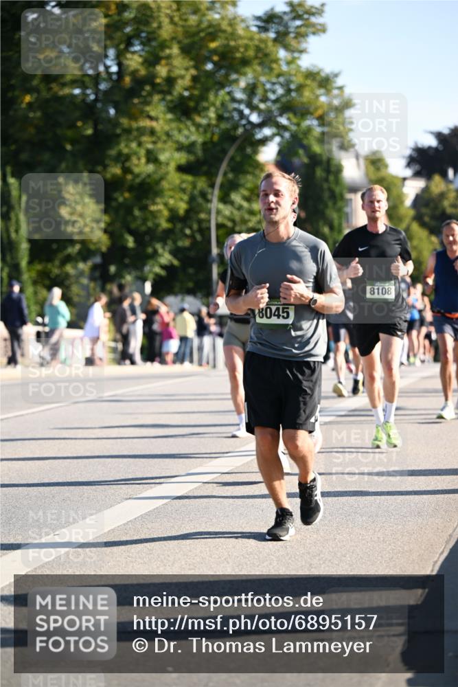 01.09.2024 - BARMER Alsterlauf Dr. Thomas Lammeyer http://msf.ph/oto/6895157 01.09.2024 09:32:21 Laufen 8045, 8108 meine-sportfotos.de