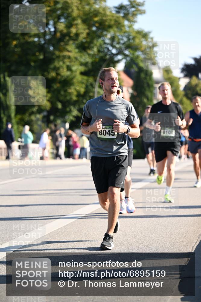 01.09.2024 - BARMER Alsterlauf Dr. Thomas Lammeyer http://msf.ph/oto/6895159 01.09.2024 09:32:22 Laufen 35, 8045, 8108 meine-sportfotos.de