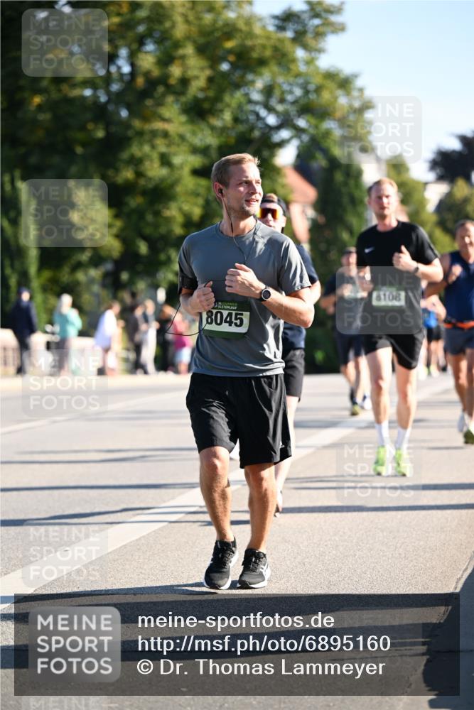 01.09.2024 - BARMER Alsterlauf Dr. Thomas Lammeyer http://msf.ph/oto/6895160 01.09.2024 09:32:22 Laufen 135, 8045, 8108 meine-sportfotos.de