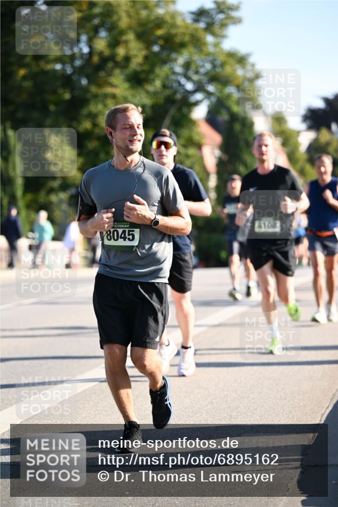 01.09.2024 - BARMER Alsterlauf Dr. Thomas Lammeyer http://msf.ph/oto/6895162 01.09.2024 09:32:22 Laufen 35, 8045, 8108 meine-sportfotos.de