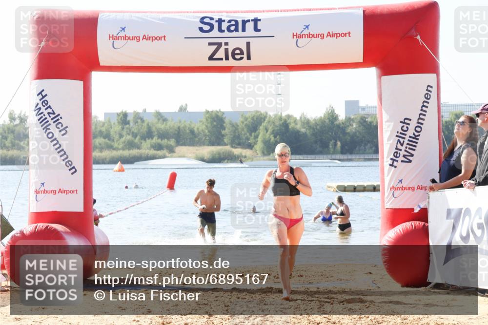 01.09.2024 - 17. Tribühne Triathlon Luisa Fischer http://msf.ph/oto/6895167 01.09.2024 11:02:03 Schwimmen 312, 398, 421 meine-sportfotos.de
