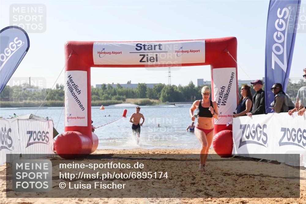 01.09.2024 - 17. Tribühne Triathlon Luisa Fischer http://msf.ph/oto/6895174 01.09.2024 11:02:04 Schwimmen 312, 398, 421 meine-sportfotos.de