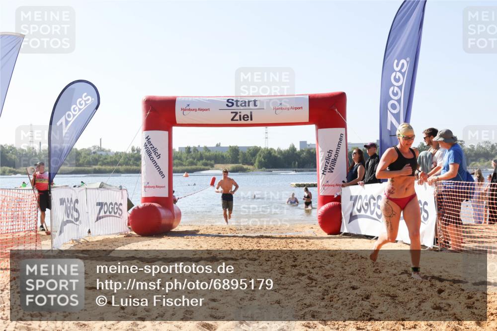 01.09.2024 - 17. Tribühne Triathlon Luisa Fischer http://msf.ph/oto/6895179 01.09.2024 11:02:05 Schwimmen 312, 398 meine-sportfotos.de