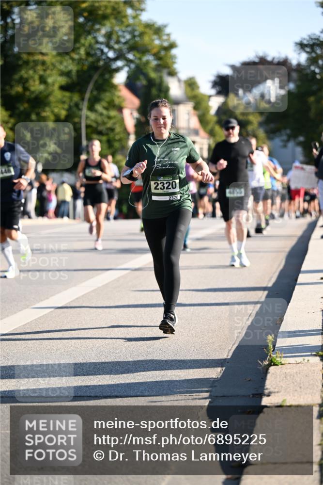 01.09.2024 - BARMER Alsterlauf Dr. Thomas Lammeyer http://msf.ph/oto/6895225 01.09.2024 09:32:29 Laufen 446, 2320, 2320 meine-sportfotos.de