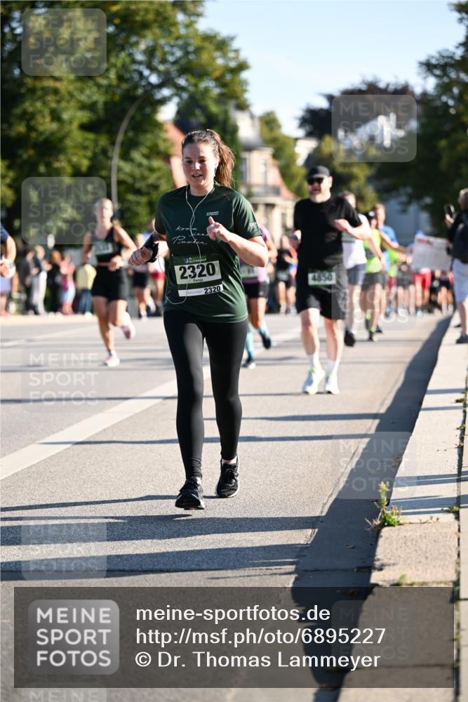 01.09.2024 - BARMER Alsterlauf Dr. Thomas Lammeyer http://msf.ph/oto/6895227 01.09.2024 09:32:29 Laufen 2320, 2320, 4850 meine-sportfotos.de