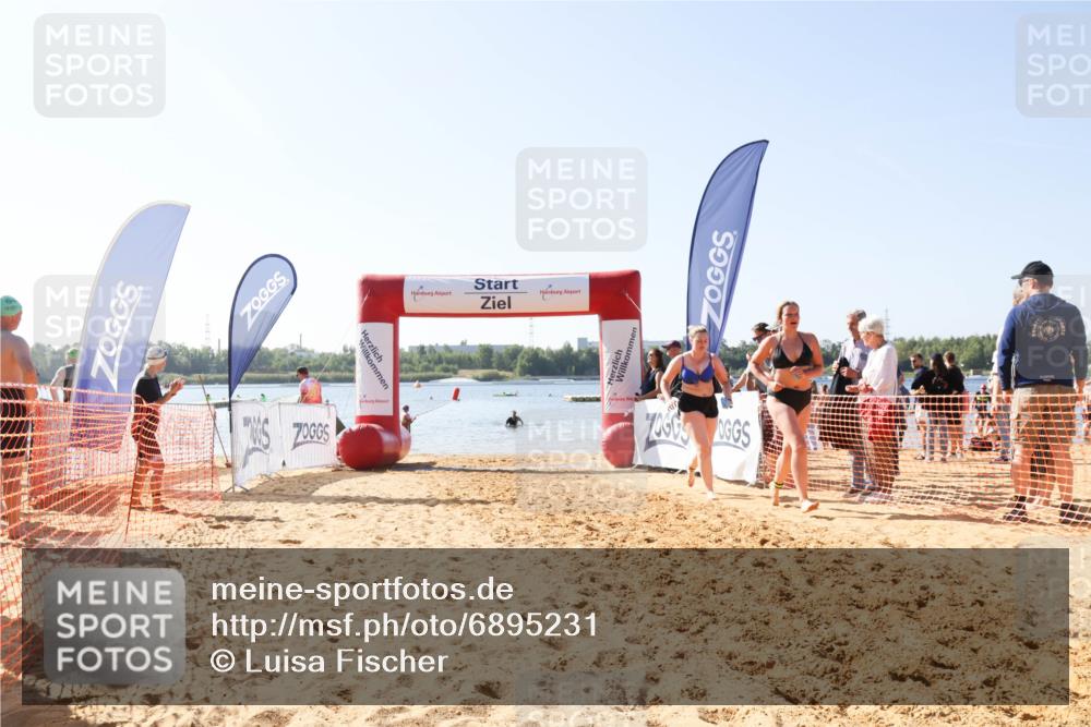 01.09.2024 - 17. Tribühne Triathlon Luisa Fischer http://msf.ph/oto/6895231 01.09.2024 11:02:19 Schwimmen 402, 440 meine-sportfotos.de