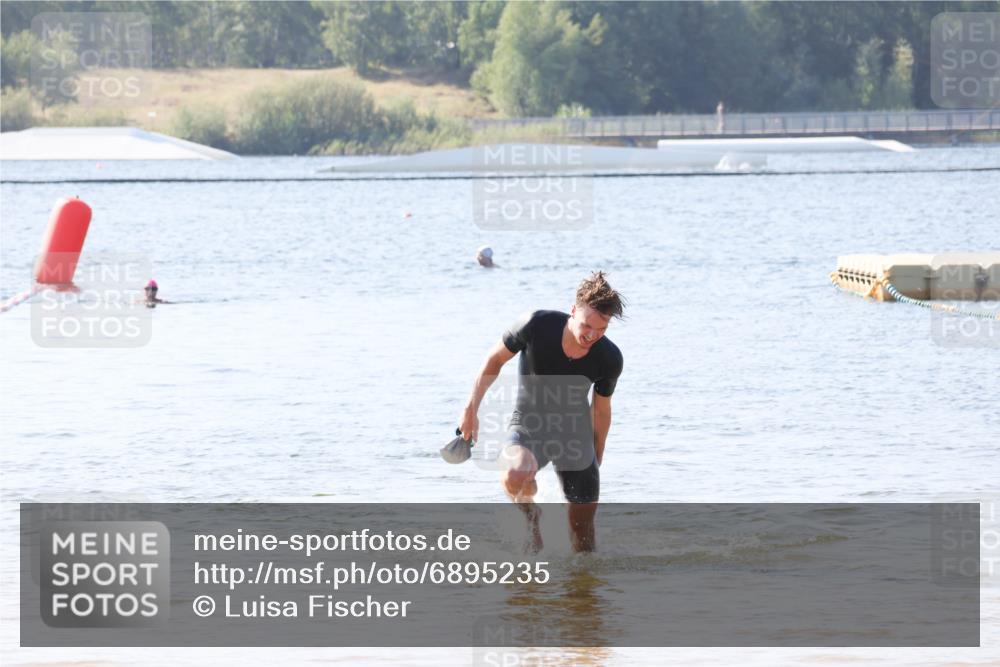 01.09.2024 - 17. Tribühne Triathlon Luisa Fischer http://msf.ph/oto/6895235 01.09.2024 11:02:26 Schwimmen 330, 402 meine-sportfotos.de
