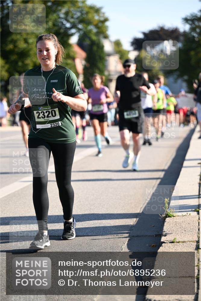 01.09.2024 - BARMER Alsterlauf Dr. Thomas Lammeyer http://msf.ph/oto/6895236 01.09.2024 09:32:30 Laufen 35, 2320, 2320 meine-sportfotos.de