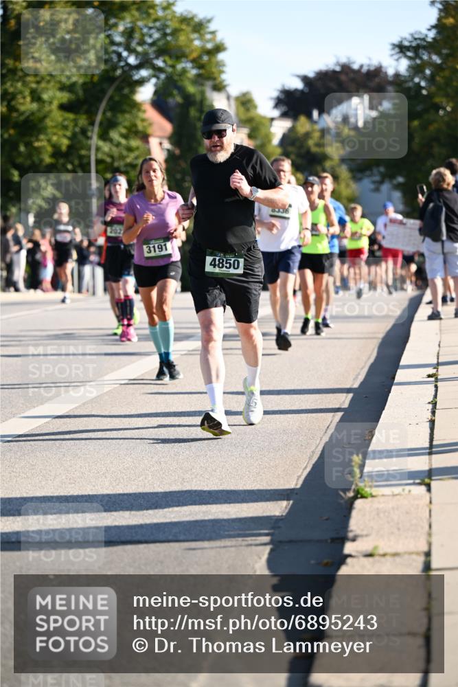 01.09.2024 - BARMER Alsterlauf Dr. Thomas Lammeyer http://msf.ph/oto/6895243 01.09.2024 09:32:30 Laufen 3191, 4850 meine-sportfotos.de