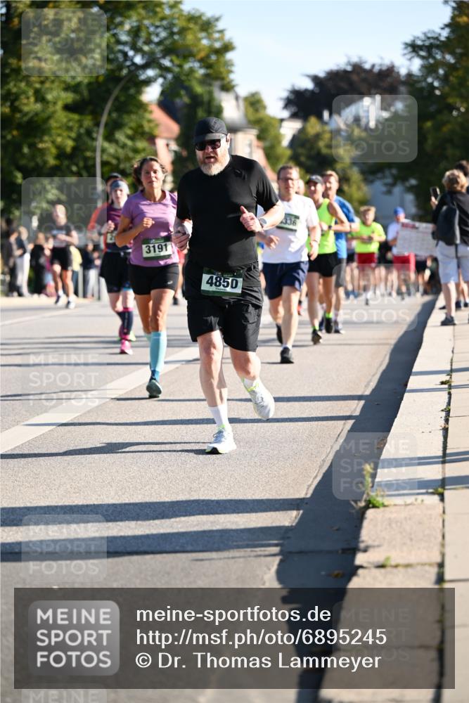 01.09.2024 - BARMER Alsterlauf Dr. Thomas Lammeyer http://msf.ph/oto/6895245 01.09.2024 09:32:31 Laufen 3191, 4850, 336 meine-sportfotos.de
