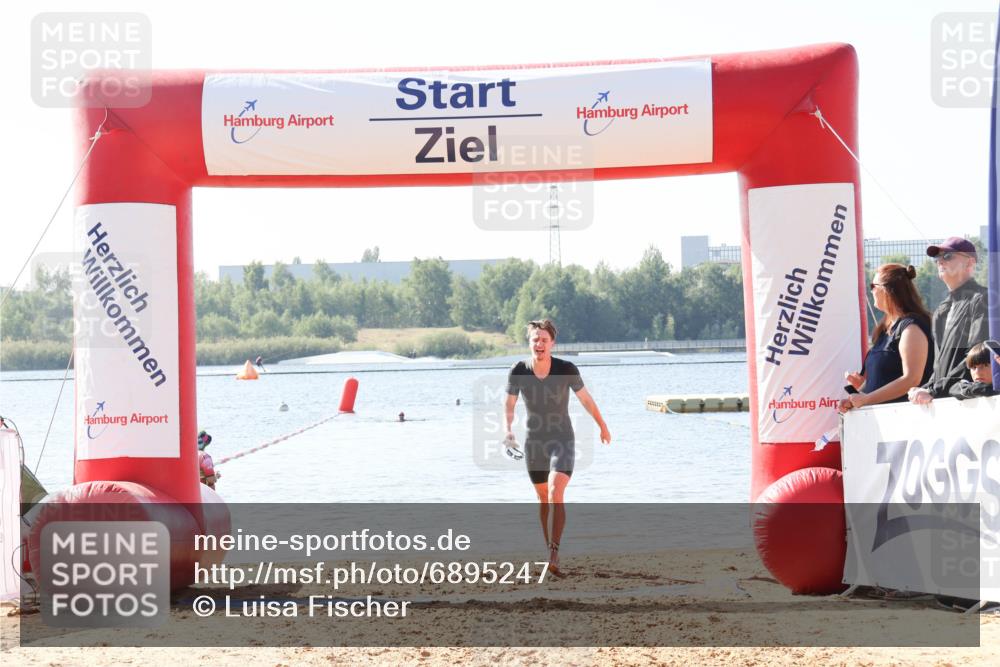 01.09.2024 - 17. Tribühne Triathlon Luisa Fischer http://msf.ph/oto/6895247 01.09.2024 11:02:32 Schwimmen 330 meine-sportfotos.de