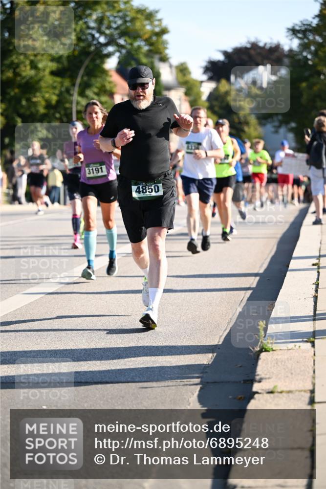 01.09.2024 - BARMER Alsterlauf Dr. Thomas Lammeyer http://msf.ph/oto/6895248 01.09.2024 09:32:31 Laufen 3191, 4850 meine-sportfotos.de