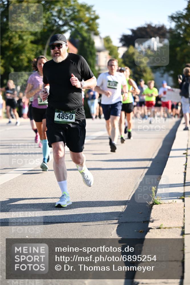 01.09.2024 - BARMER Alsterlauf Dr. Thomas Lammeyer http://msf.ph/oto/6895254 01.09.2024 09:32:31 Laufen 4850 meine-sportfotos.de