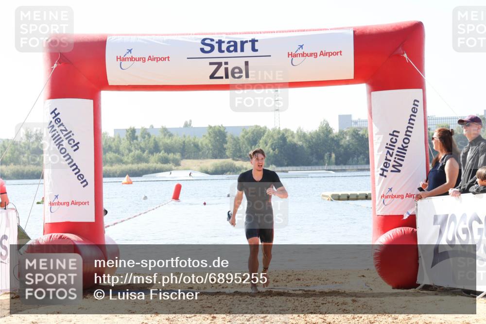 01.09.2024 - 17. Tribühne Triathlon Luisa Fischer http://msf.ph/oto/6895255 01.09.2024 11:02:34 Schwimmen 330 meine-sportfotos.de