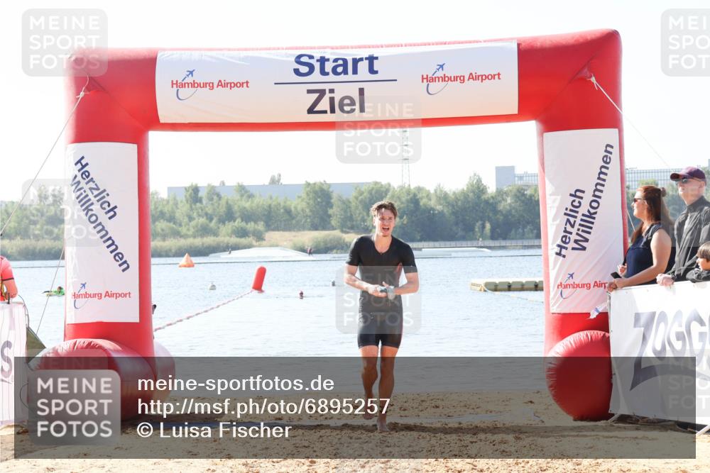 01.09.2024 - 17. Tribühne Triathlon Luisa Fischer http://msf.ph/oto/6895257 01.09.2024 11:02:34 Schwimmen 330 meine-sportfotos.de