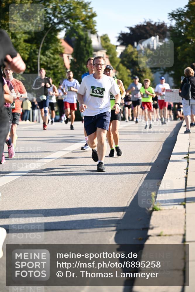 01.09.2024 - BARMER Alsterlauf Dr. Thomas Lammeyer http://msf.ph/oto/6895258 01.09.2024 09:32:32 Laufen 05, 8336, 19 meine-sportfotos.de