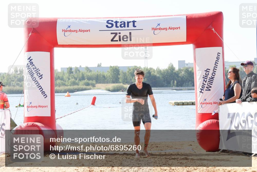 01.09.2024 - 17. Tribühne Triathlon Luisa Fischer http://msf.ph/oto/6895260 01.09.2024 11:02:35 Schwimmen 330 meine-sportfotos.de