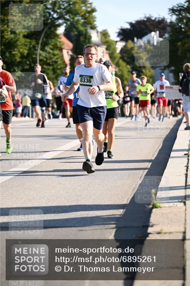 01.09.2024 - BARMER Alsterlauf Dr. Thomas Lammeyer http://msf.ph/oto/6895261 01.09.2024 09:32:32 Laufen 2, 05, 8336, 890 meine-sportfotos.de