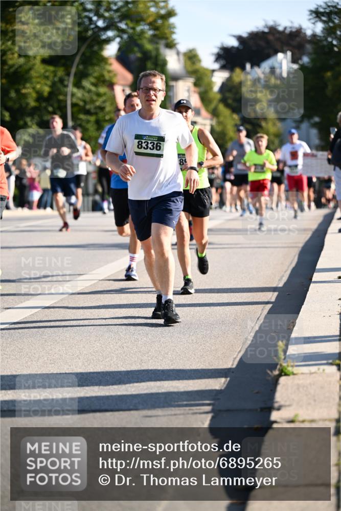 01.09.2024 - BARMER Alsterlauf Dr. Thomas Lammeyer http://msf.ph/oto/6895265 01.09.2024 09:32:33 Laufen 8336, 8 meine-sportfotos.de