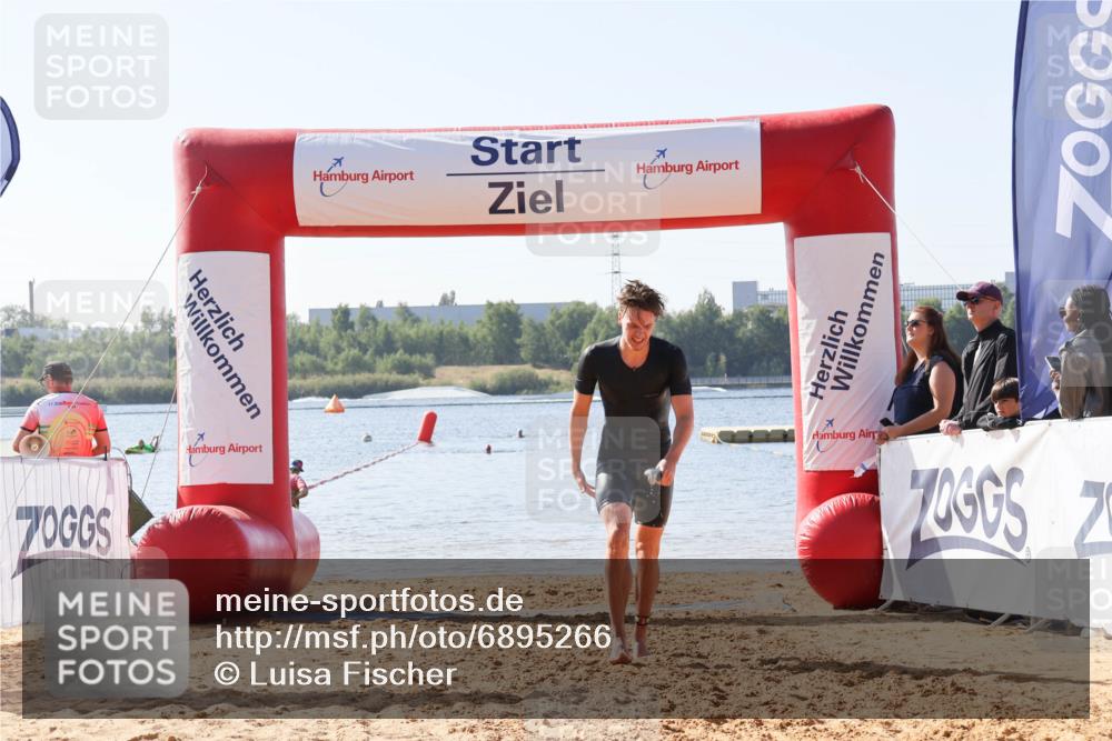 01.09.2024 - 17. Tribühne Triathlon Luisa Fischer http://msf.ph/oto/6895266 01.09.2024 11:02:36 Schwimmen 330 meine-sportfotos.de