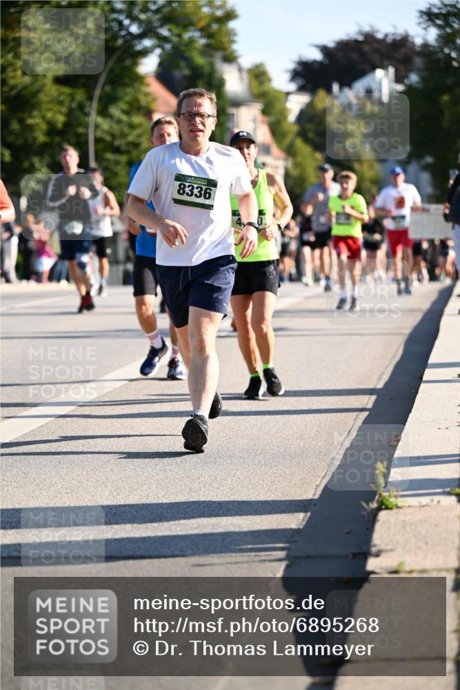 01.09.2024 - BARMER Alsterlauf Dr. Thomas Lammeyer http://msf.ph/oto/6895268 01.09.2024 09:32:33 Laufen 8336 meine-sportfotos.de