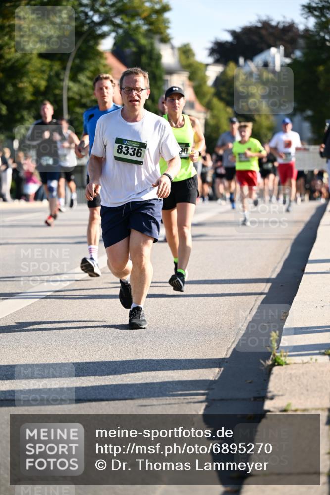 01.09.2024 - BARMER Alsterlauf Dr. Thomas Lammeyer http://msf.ph/oto/6895270 01.09.2024 09:32:33 Laufen 8336 meine-sportfotos.de