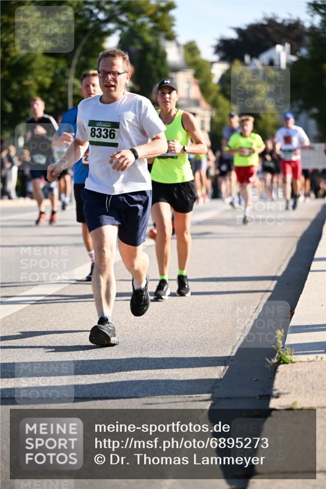 01.09.2024 - BARMER Alsterlauf Dr. Thomas Lammeyer http://msf.ph/oto/6895273 01.09.2024 09:32:33 Laufen 8336 meine-sportfotos.de
