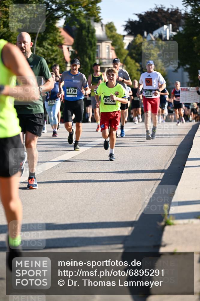 01.09.2024 - BARMER Alsterlauf Dr. Thomas Lammeyer http://msf.ph/oto/6895291 01.09.2024 09:32:35 Laufen 2428, 4190, 4190, 8138, 3857, 201 meine-sportfotos.de
