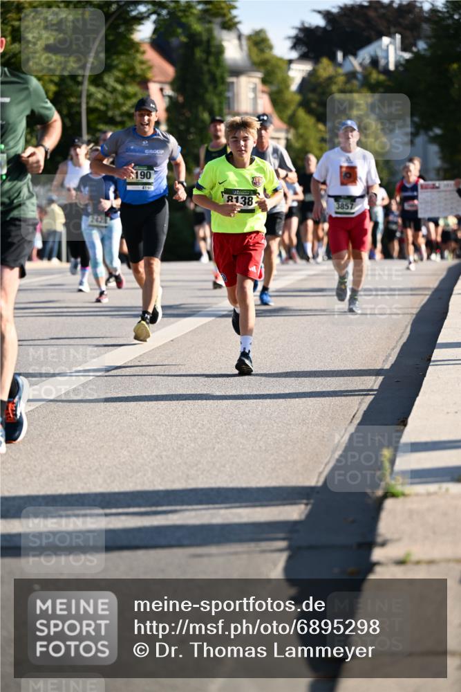 01.09.2024 - BARMER Alsterlauf Dr. Thomas Lammeyer http://msf.ph/oto/6895298 01.09.2024 09:32:36 Laufen 190, 190, 4190, 8138, 3857 meine-sportfotos.de