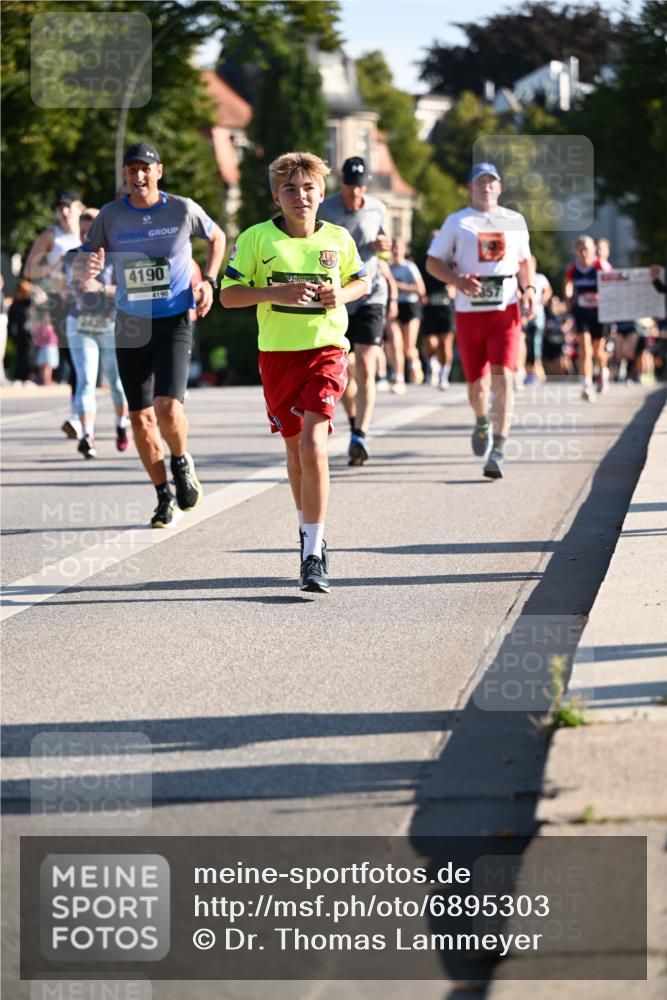 01.09.2024 - BARMER Alsterlauf Dr. Thomas Lammeyer http://msf.ph/oto/6895303 01.09.2024 09:32:36 Laufen 4190, 4190 meine-sportfotos.de