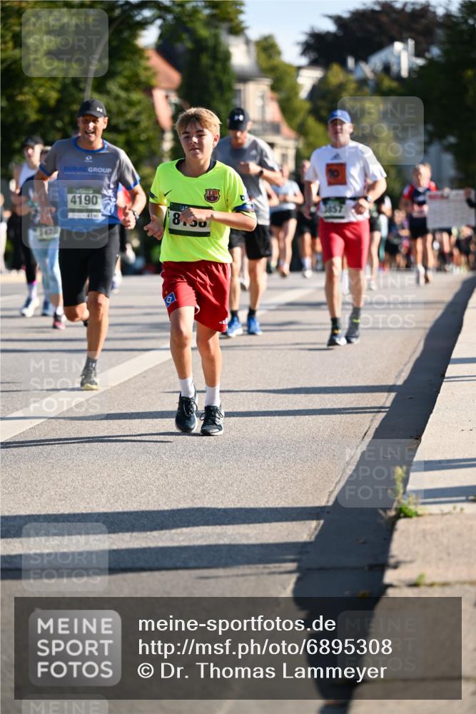 01.09.2024 - BARMER Alsterlauf Dr. Thomas Lammeyer http://msf.ph/oto/6895308 01.09.2024 09:32:37 Laufen 5499, 4190, 4190, 8, 60 meine-sportfotos.de