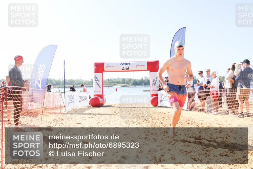 01.09.2024 - 17. Tribühne Triathlon Luisa Fischer http://msf.ph/oto/6895323 01.09.2024 11:04:22 Schwimmen 364 meine-sportfotos.de