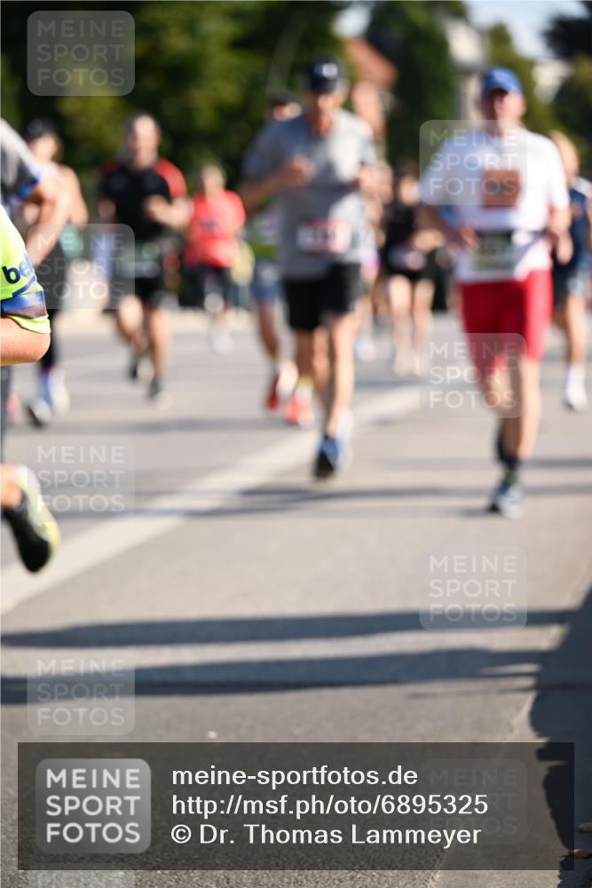 01.09.2024 - BARMER Alsterlauf Dr. Thomas Lammeyer http://msf.ph/oto/6895325 01.09.2024 09:32:39 Laufen  meine-sportfotos.de