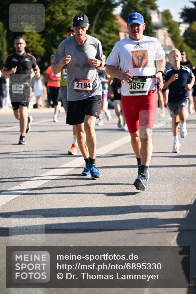01.09.2024 - BARMER Alsterlauf Dr. Thomas Lammeyer http://msf.ph/oto/6895330 01.09.2024 09:32:39 Laufen 2194, 3857 meine-sportfotos.de