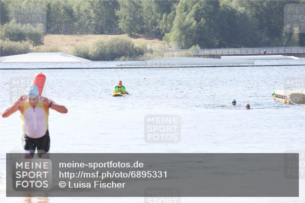 01.09.2024 - 17. Tribühne Triathlon Luisa Fischer http://msf.ph/oto/6895331 01.09.2024 11:05:19 Schwimmen 401 meine-sportfotos.de