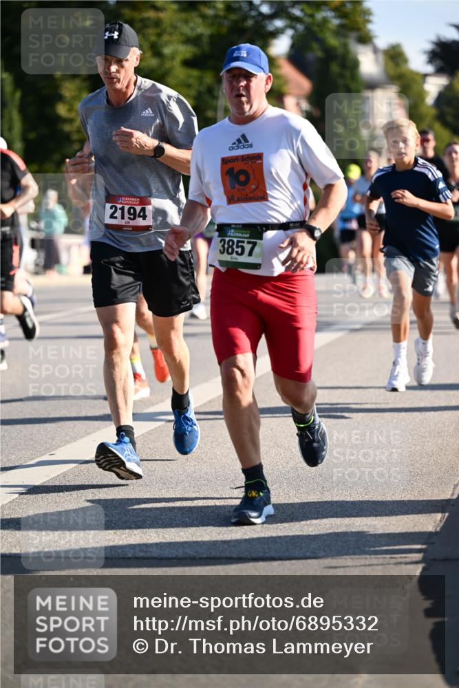 01.09.2024 - BARMER Alsterlauf Dr. Thomas Lammeyer http://msf.ph/oto/6895332 01.09.2024 09:32:40 Laufen 135, 2194, 3857 meine-sportfotos.de