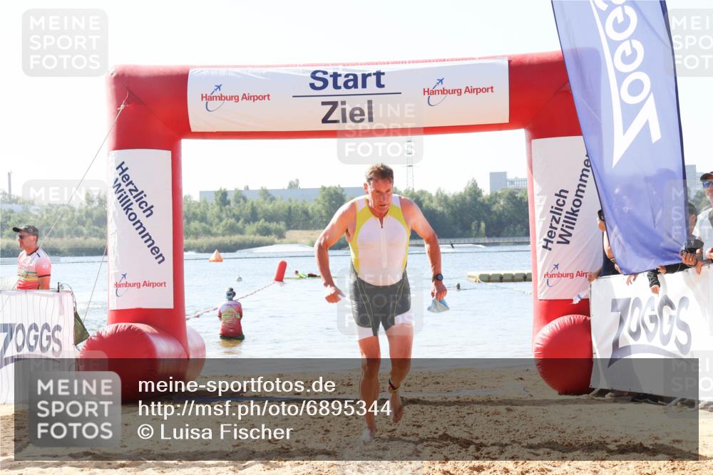 01.09.2024 - 17. Tribühne Triathlon Luisa Fischer http://msf.ph/oto/6895344 01.09.2024 11:05:28 Schwimmen 401 meine-sportfotos.de