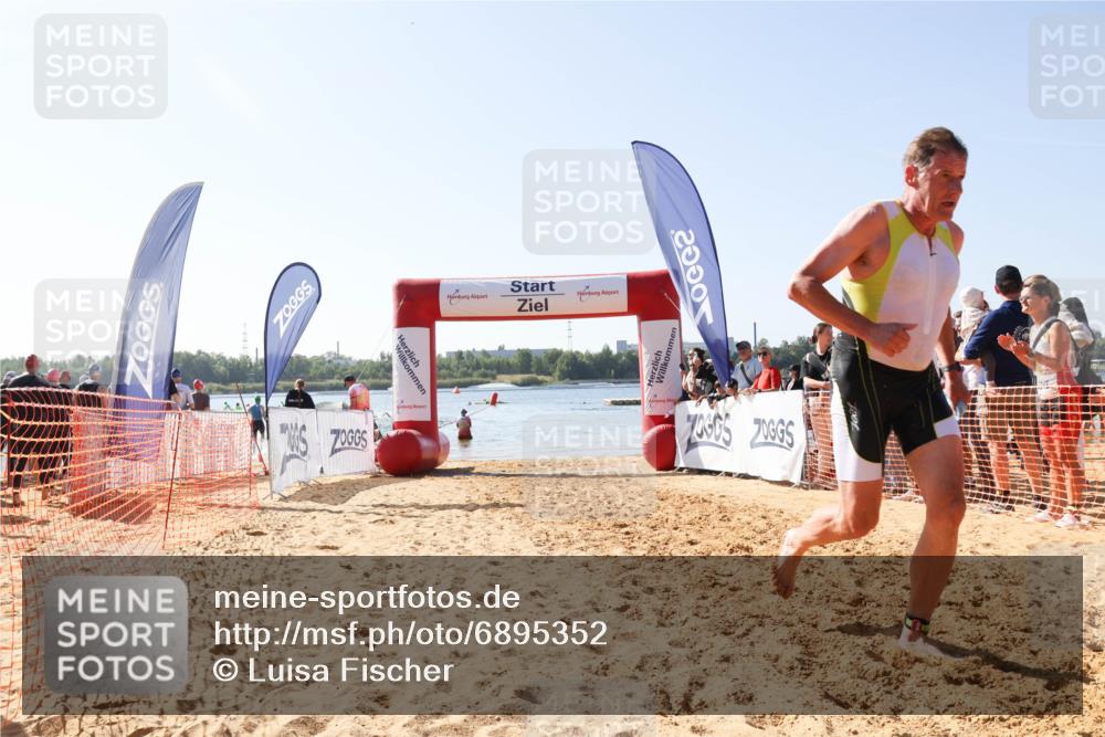 01.09.2024 - 17. Tribühne Triathlon Luisa Fischer http://msf.ph/oto/6895352 01.09.2024 11:05:30 Schwimmen 401 meine-sportfotos.de