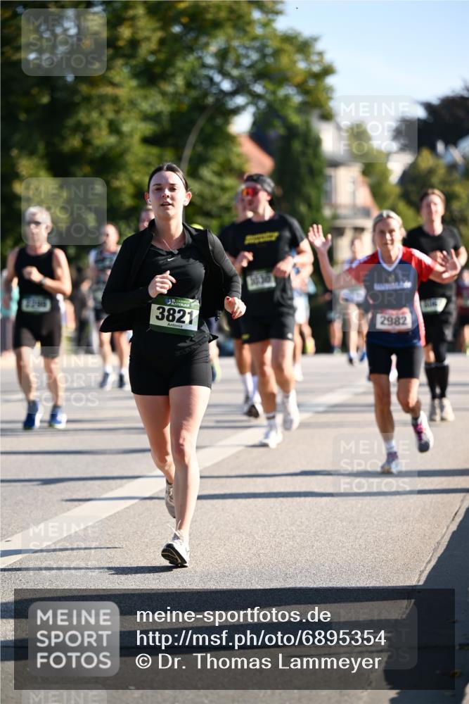 01.09.2024 - BARMER Alsterlauf Dr. Thomas Lammeyer http://msf.ph/oto/6895354 01.09.2024 09:32:43 Laufen 35, 3821, 2982 meine-sportfotos.de
